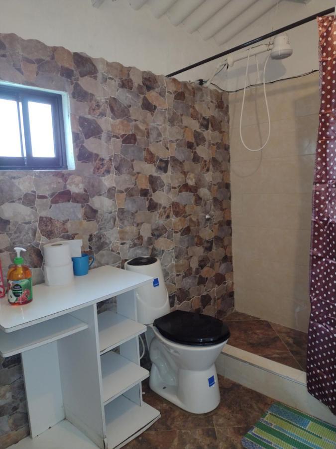 Finca clima templado, quebrada y jacuzzi; los clientes pueden usar todo el espacio y no tendrán que compartirlo con el anfitrión ni con otros huéspedes, calles en buen estado Alban  Exterior foto