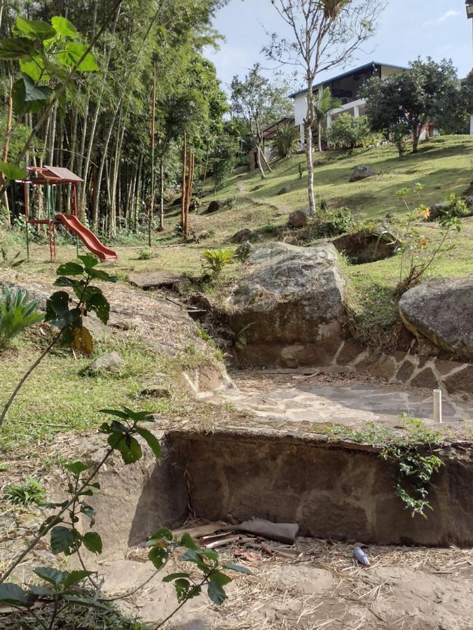 Finca clima templado, quebrada y jacuzzi; los clientes pueden usar todo el espacio y no tendrán que compartirlo con el anfitrión ni con otros huéspedes, calles en buen estado Alban  Exterior foto