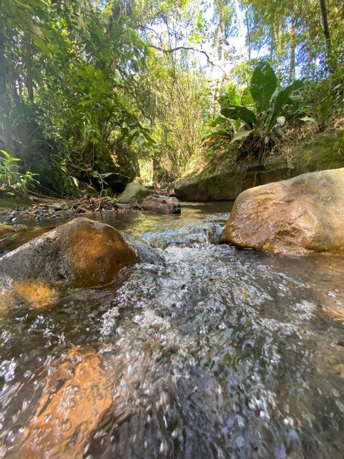 Finca clima templado, quebrada y jacuzzi; los clientes pueden usar todo el espacio y no tendrán que compartirlo con el anfitrión ni con otros huéspedes, calles en buen estado Alban  Exterior foto