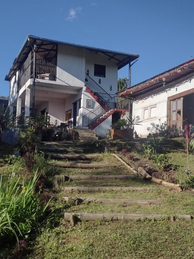 Finca clima templado, quebrada y jacuzzi; los clientes pueden usar todo el espacio y no tendrán que compartirlo con el anfitrión ni con otros huéspedes, calles en buen estado Alban  Exterior foto
